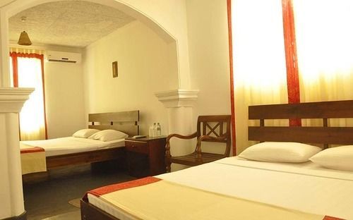 Hotel Oyo 386 White Tourist Guest