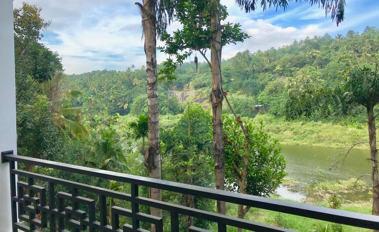 Rivers Edge Nature * Kandy
