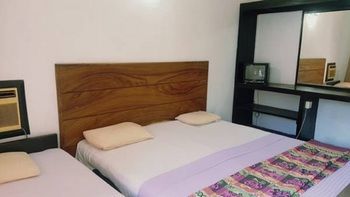 Oyo 479 Water Front 3*