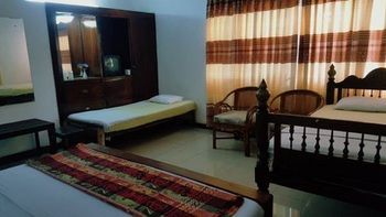 Oyo 479 Water Front Hotel Kandy