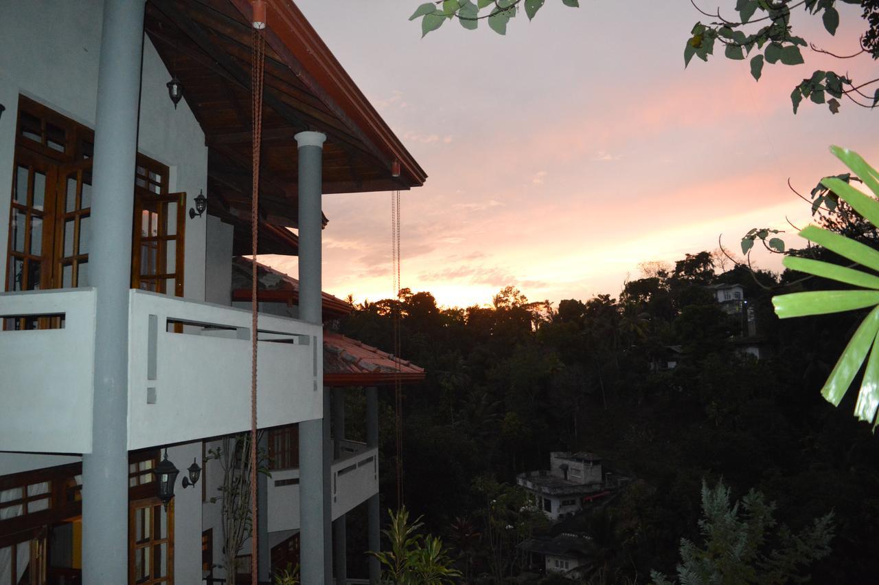 Familia Hotel 4*