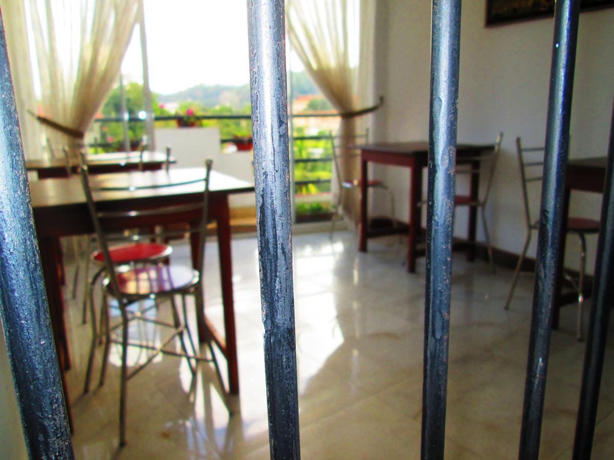 Hotel Kandyan Sweet 3*