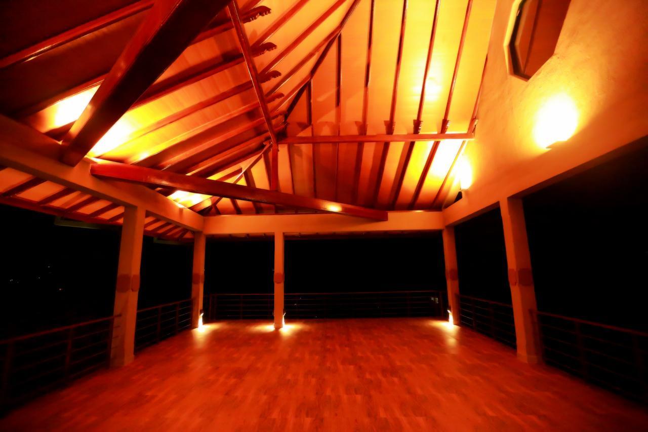 Lodge Sanatha Suwaya *