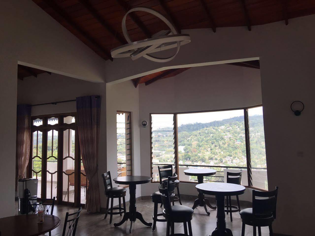 Hotel Kandyan Bluestar 2*