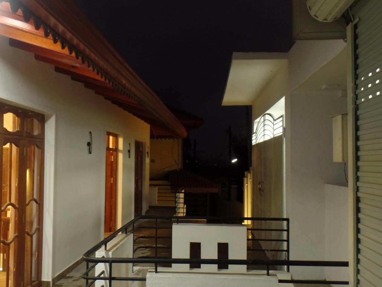 Hotel Kandyan Bluestar 2*