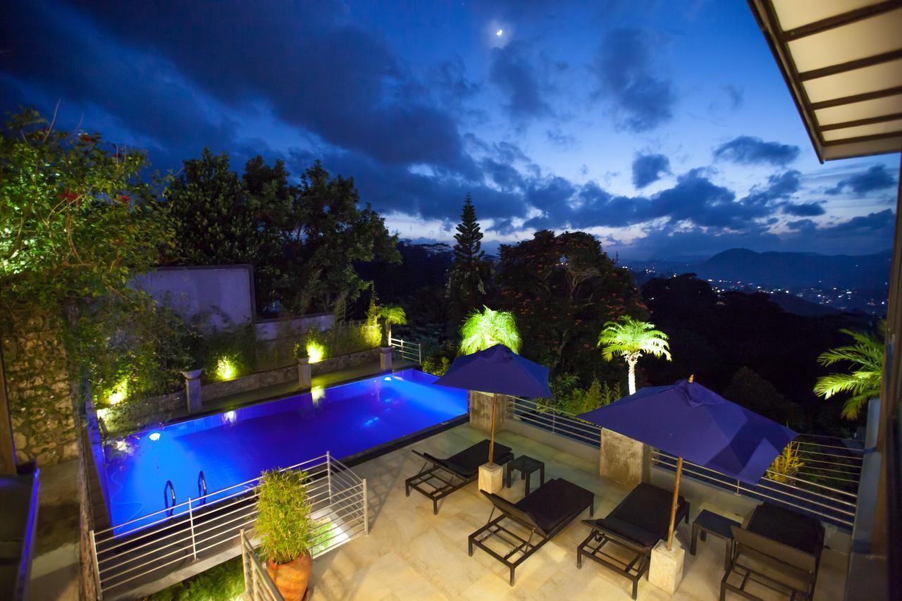 Hotel The Theva Residency