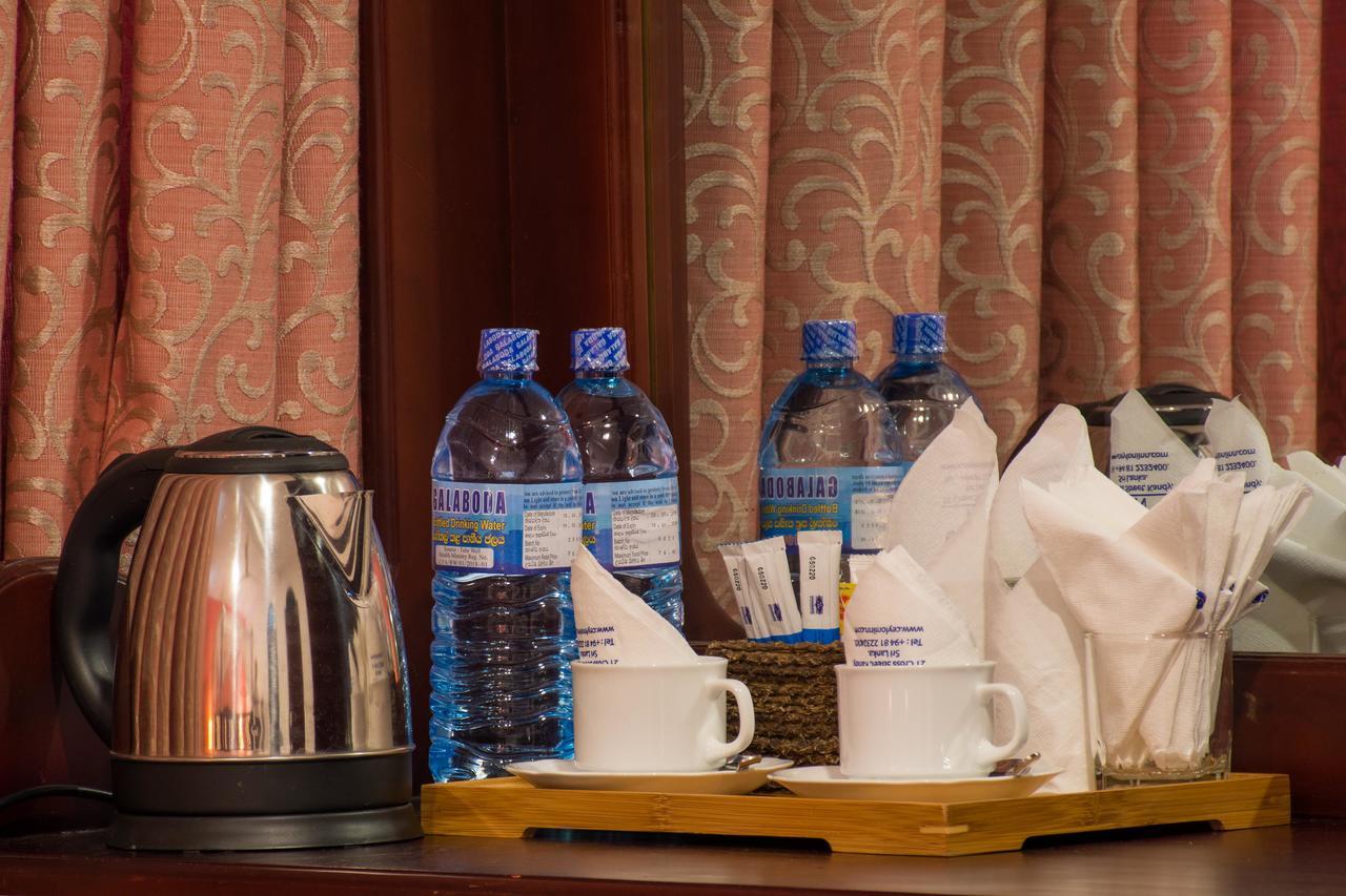 Ceyloni Residency Hotel