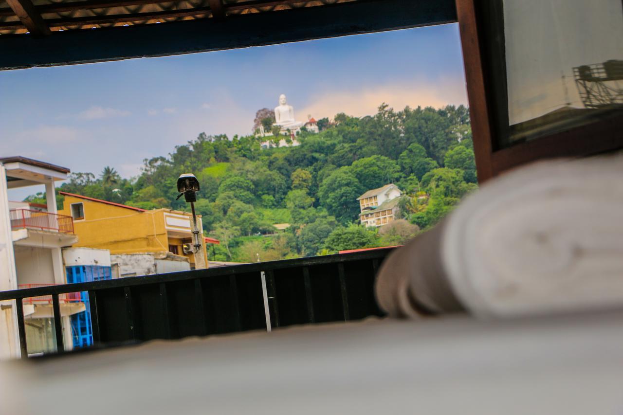 Dhawalagiri * Kandy