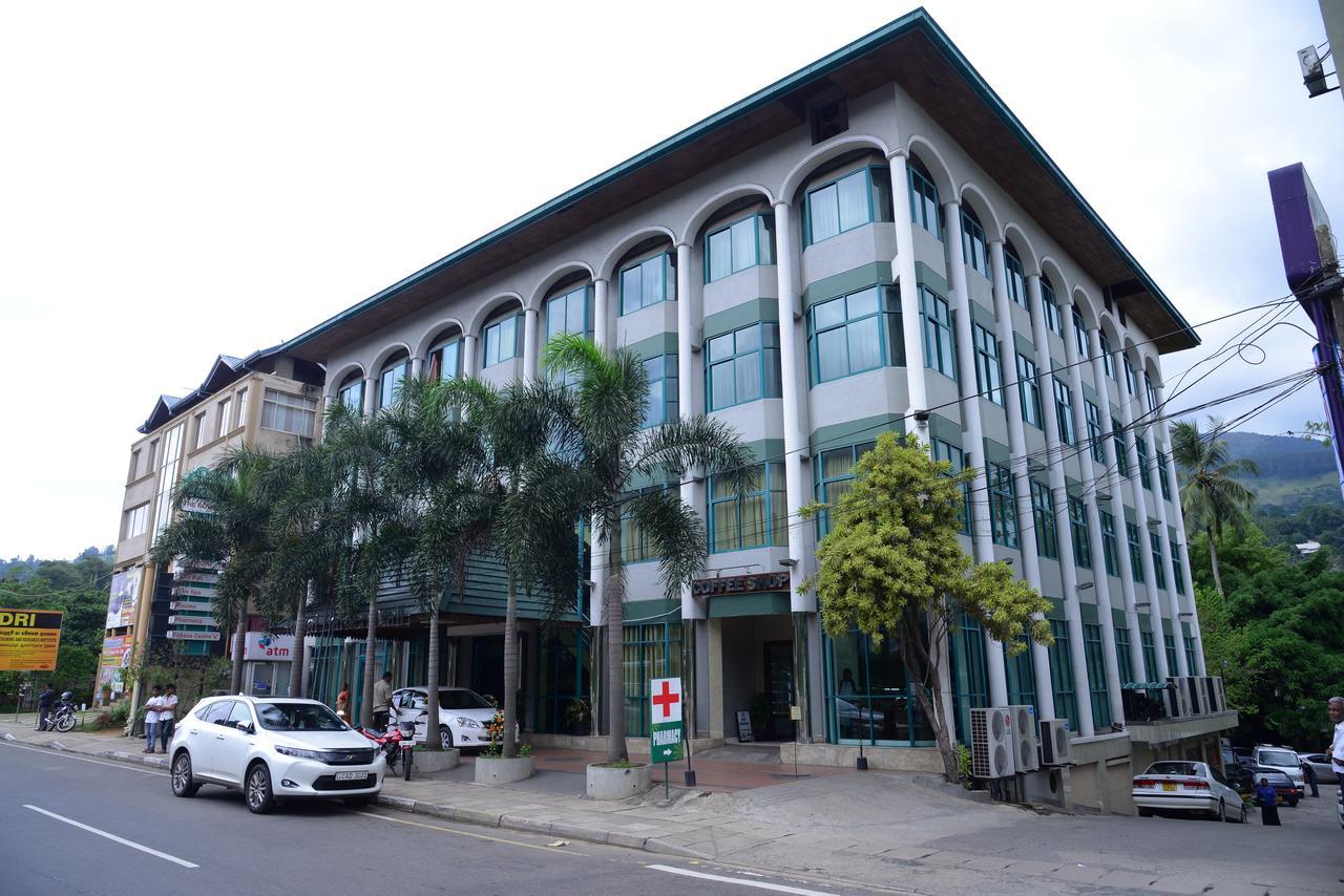 Hotel The Royal Mall *