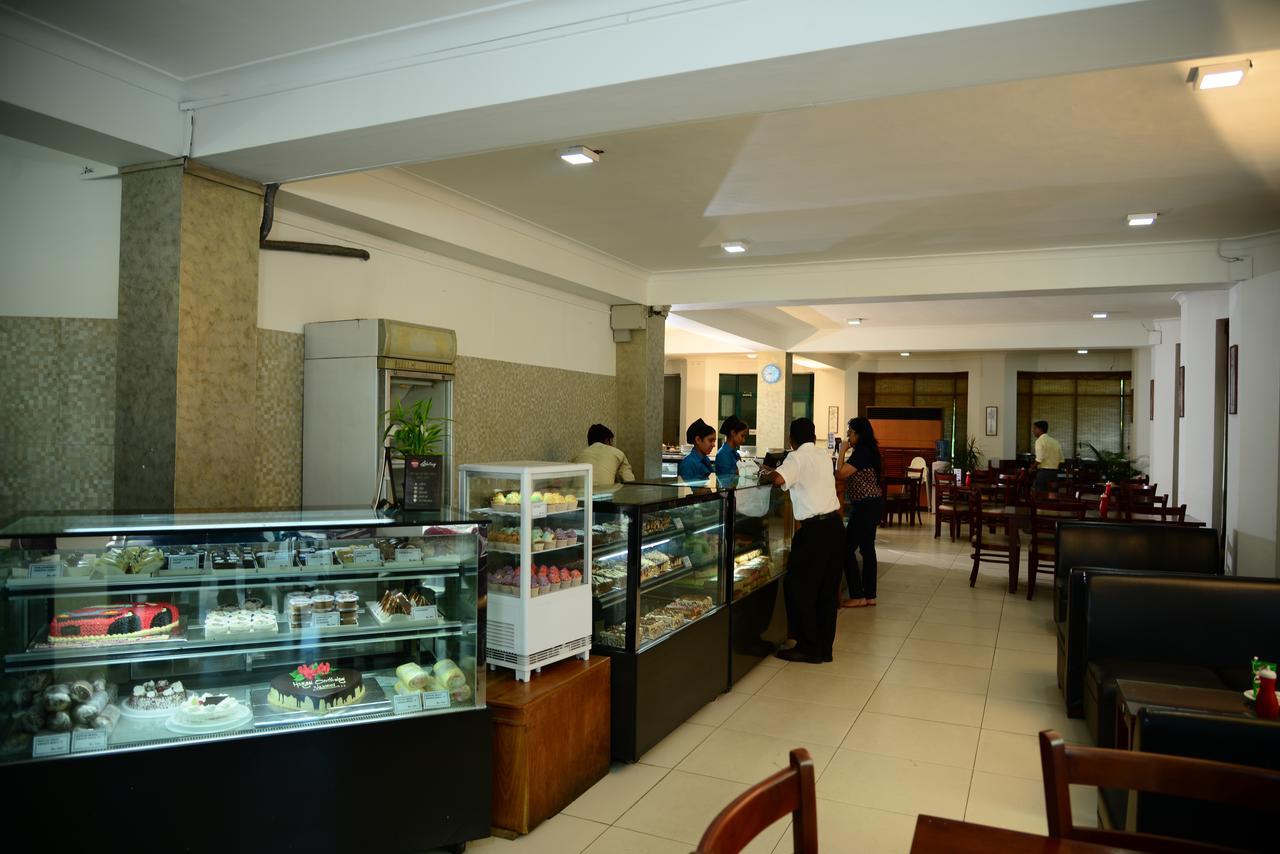 Hotel The Royal Mall *