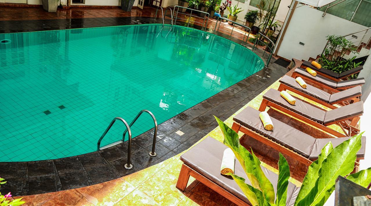 Oak Ray Serene Garden Hotel 4*