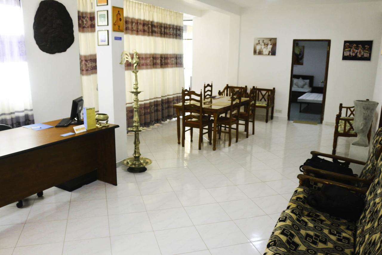 Yoho Travellers Guest house 3*