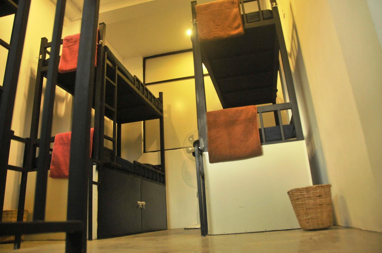 Mid Town Hostel *