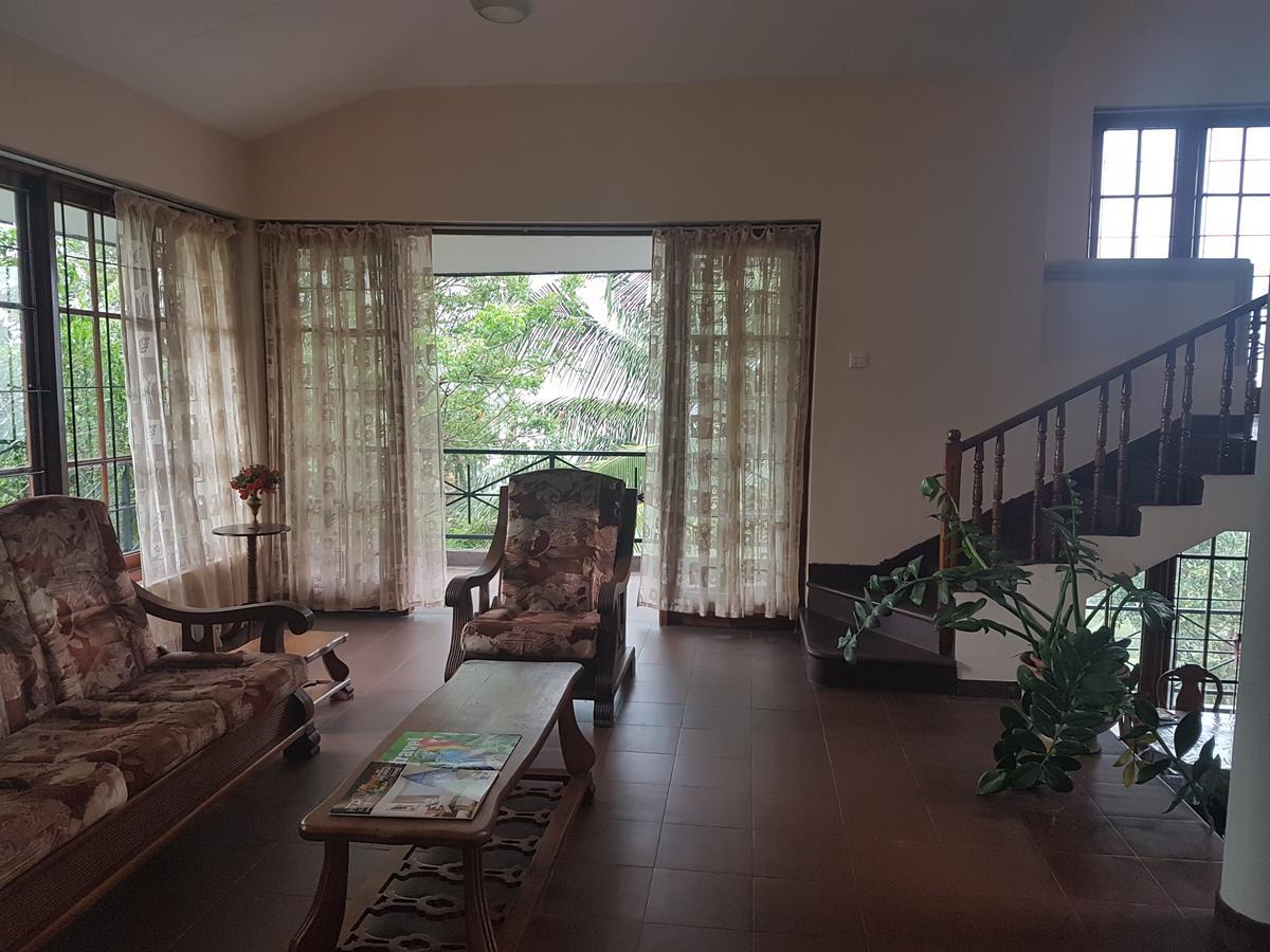 No 51, Menik Rest Kandy