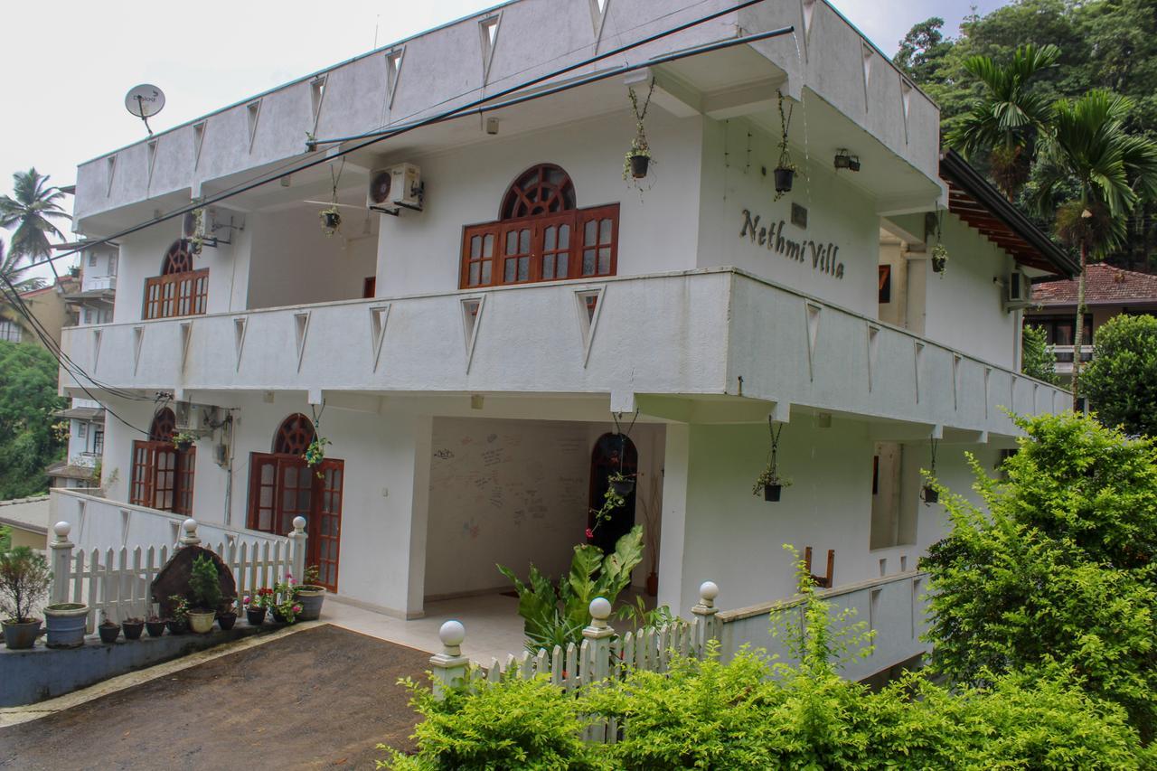 Nethmi Hotel 3*