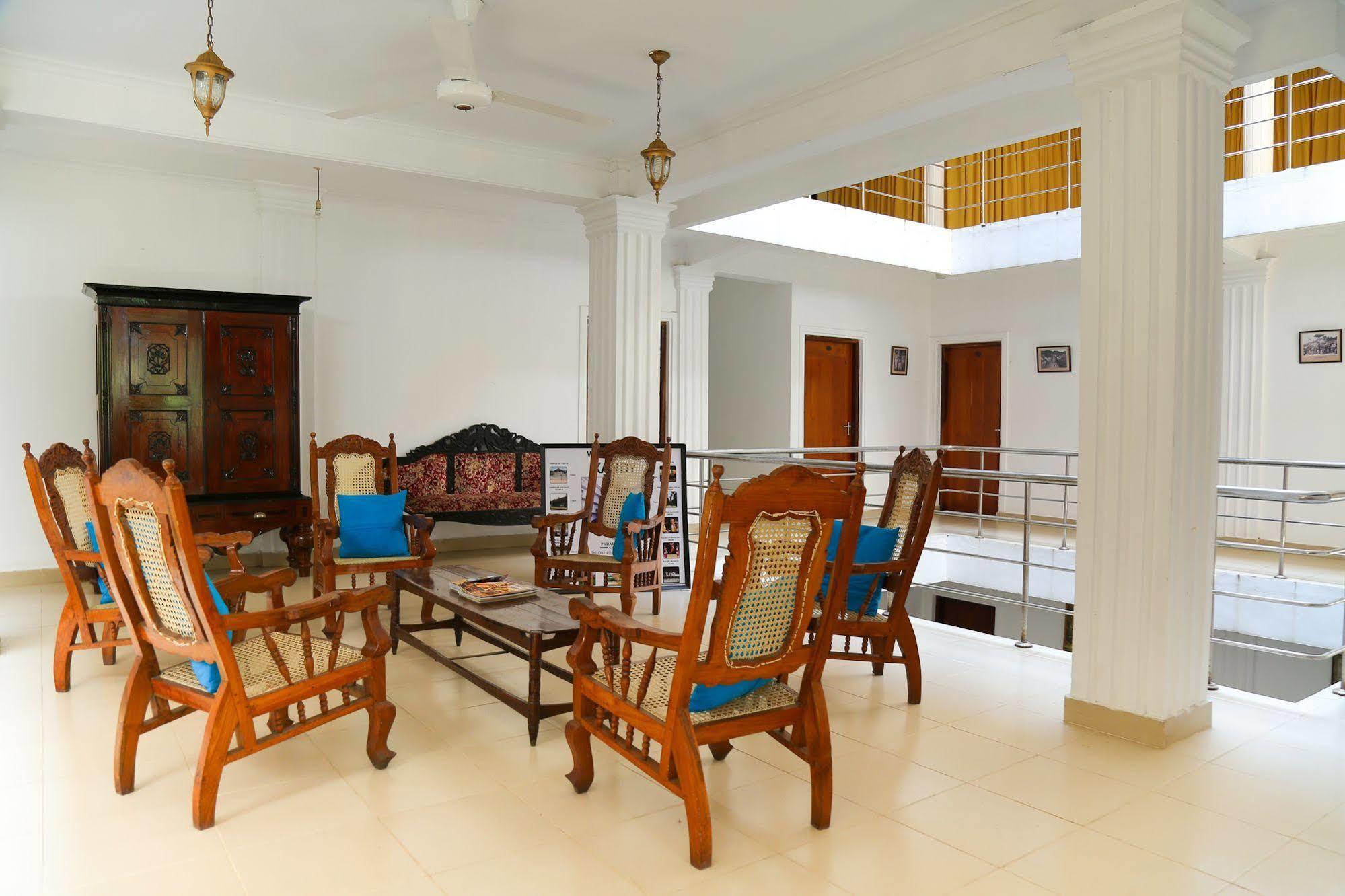 Hotel Oyo 433 Paradise