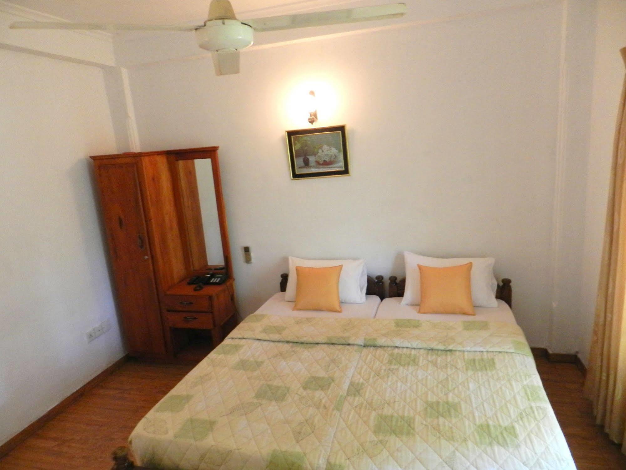 Oyo 433 Paradise 3* Kandy