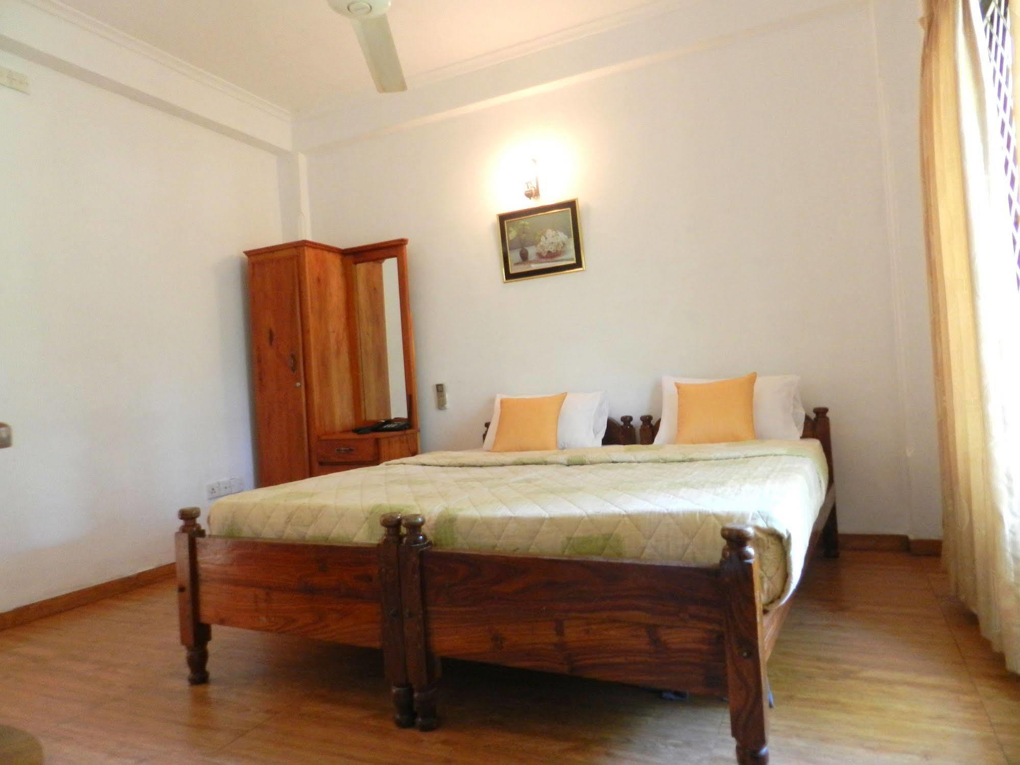 Oyo 433 Paradise Hotel