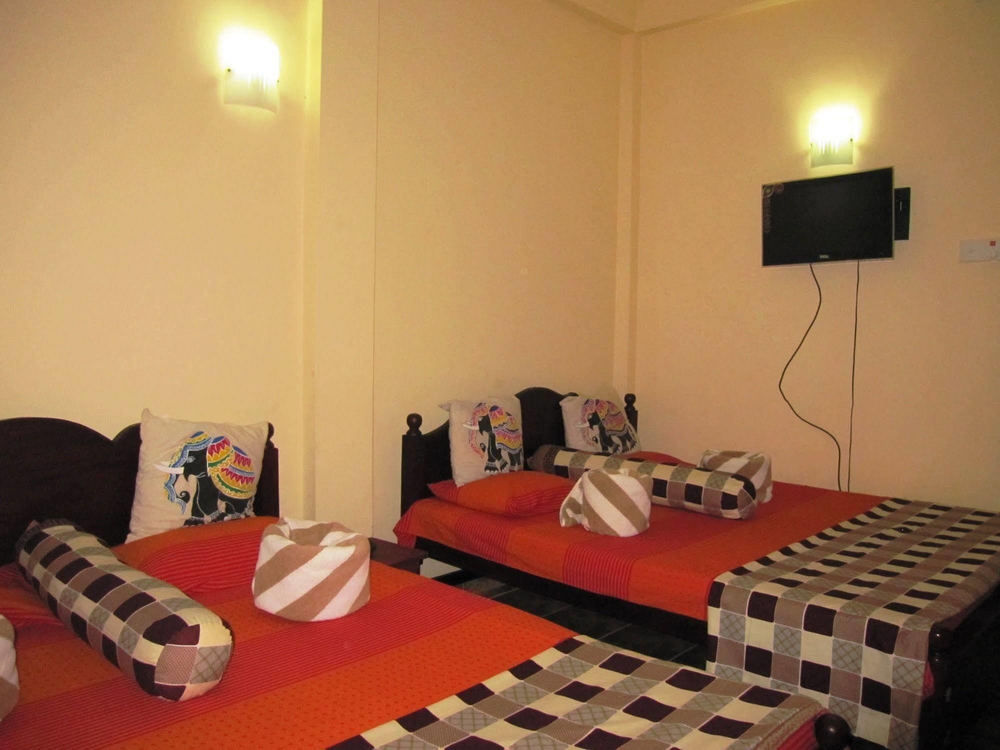 Oyo 433 Paradise Hotel