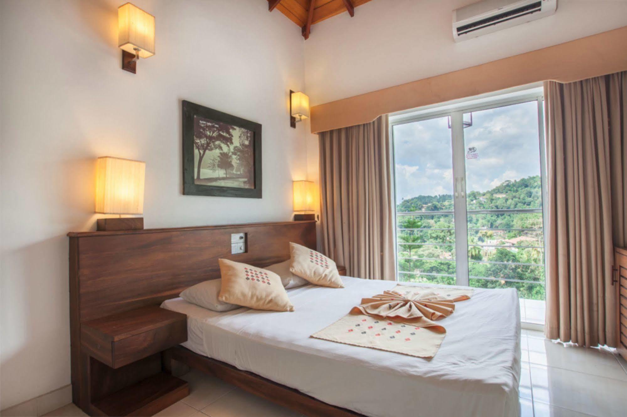 Senani Hotel 4*