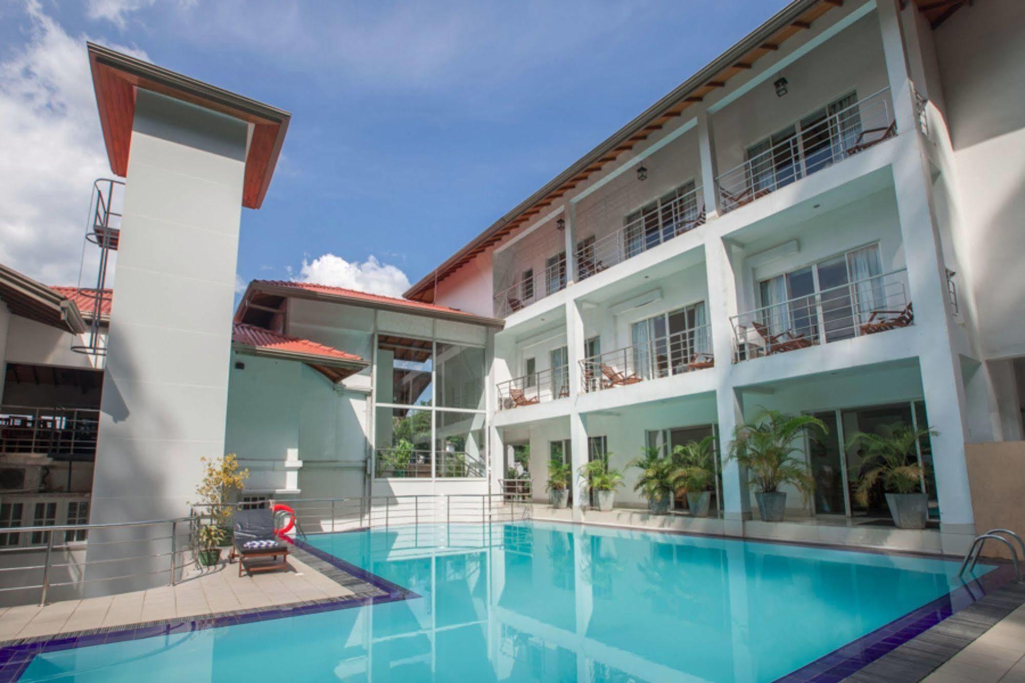 Senani Hotel