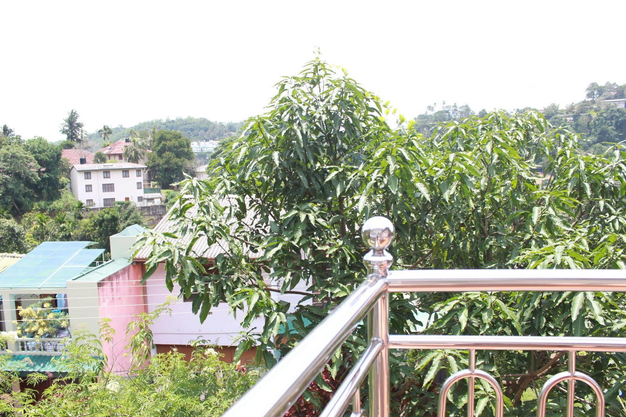 Hills Hotel 4*