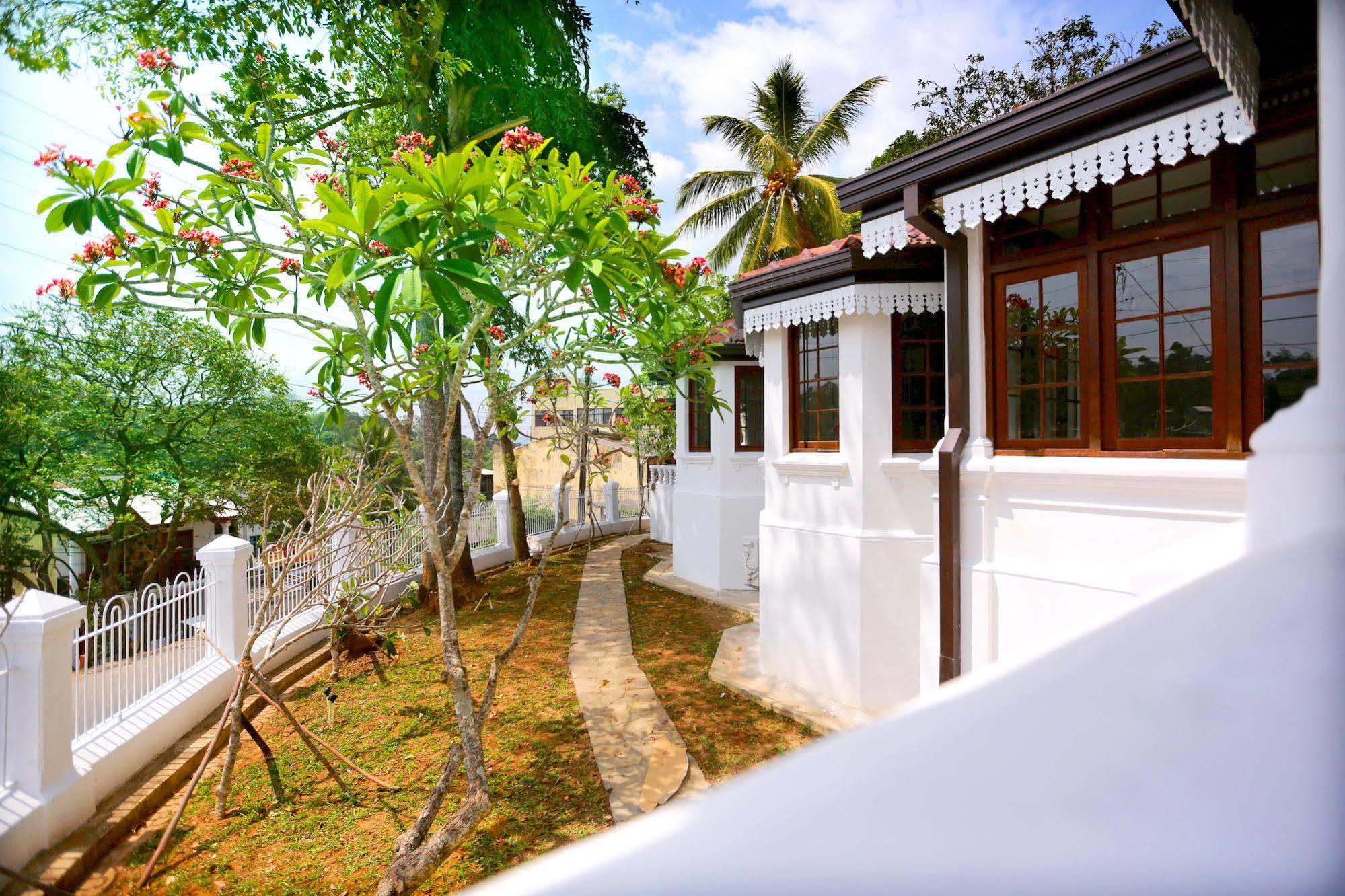 The Secret 3* Kandy