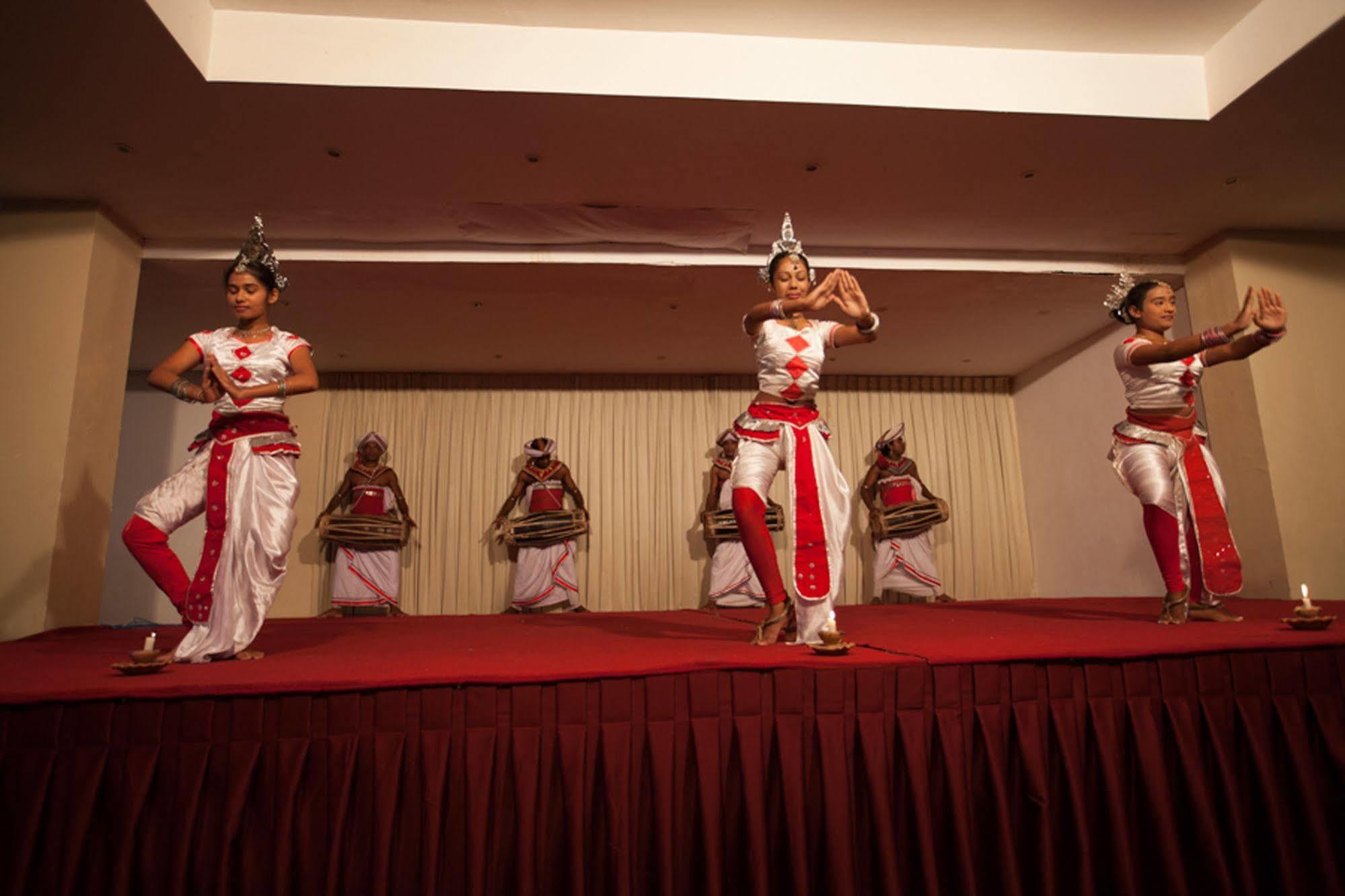 Hotel Oak Ray Regency Kandy