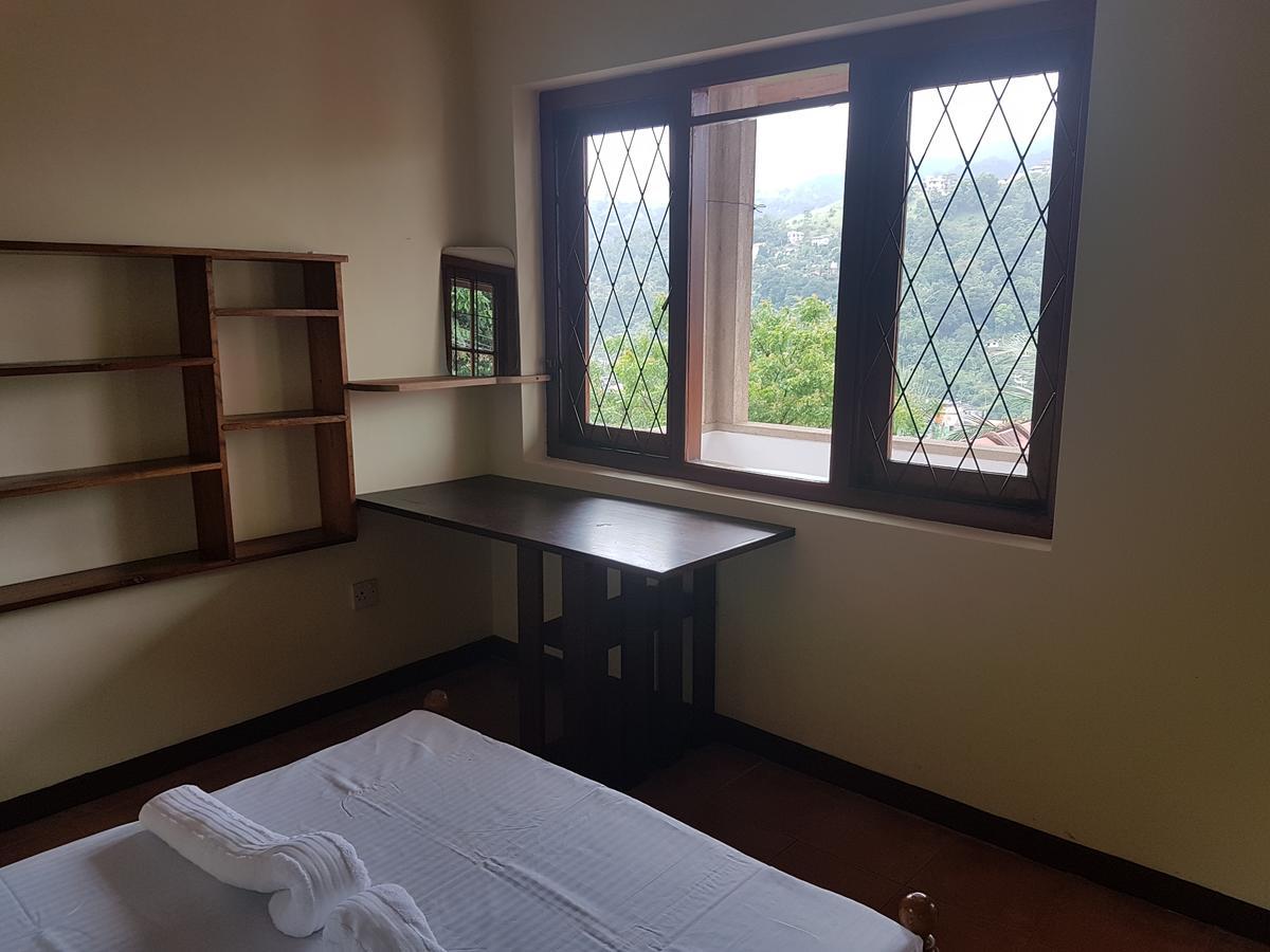 No 51, Menik Rest 5*