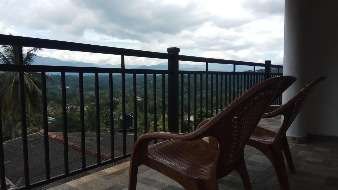 Dreamscape * Kandy