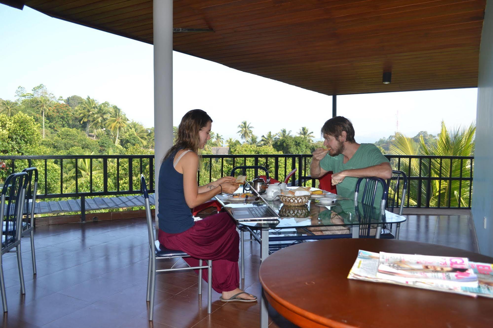 Blue Haven 3* Kandy