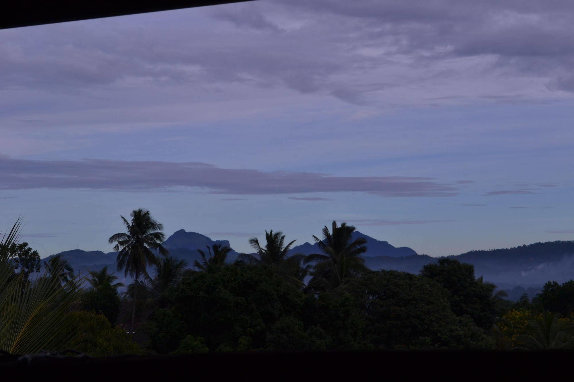 Blue Haven 3* Kandy