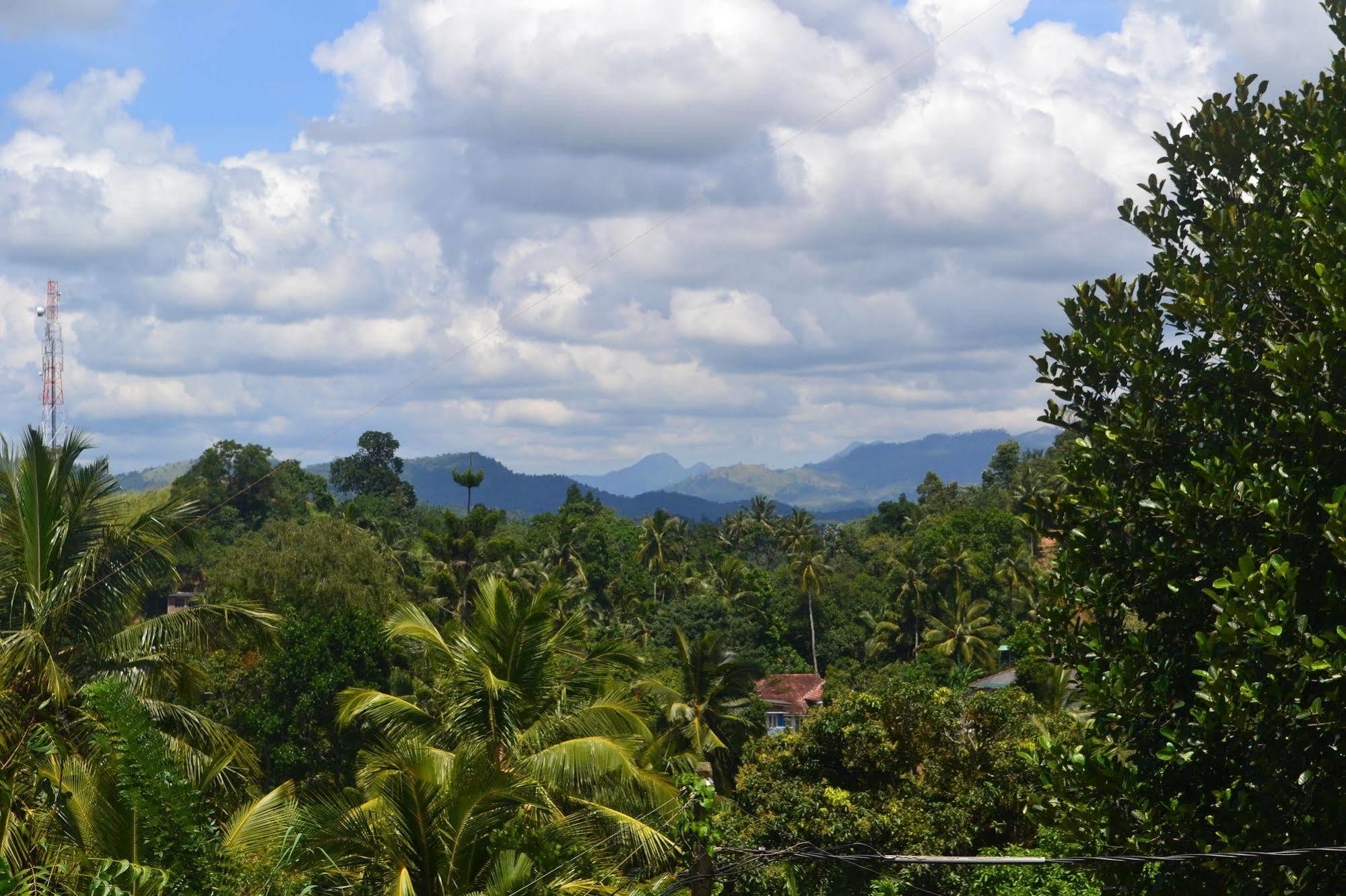 Blue Haven Hotel Kandy