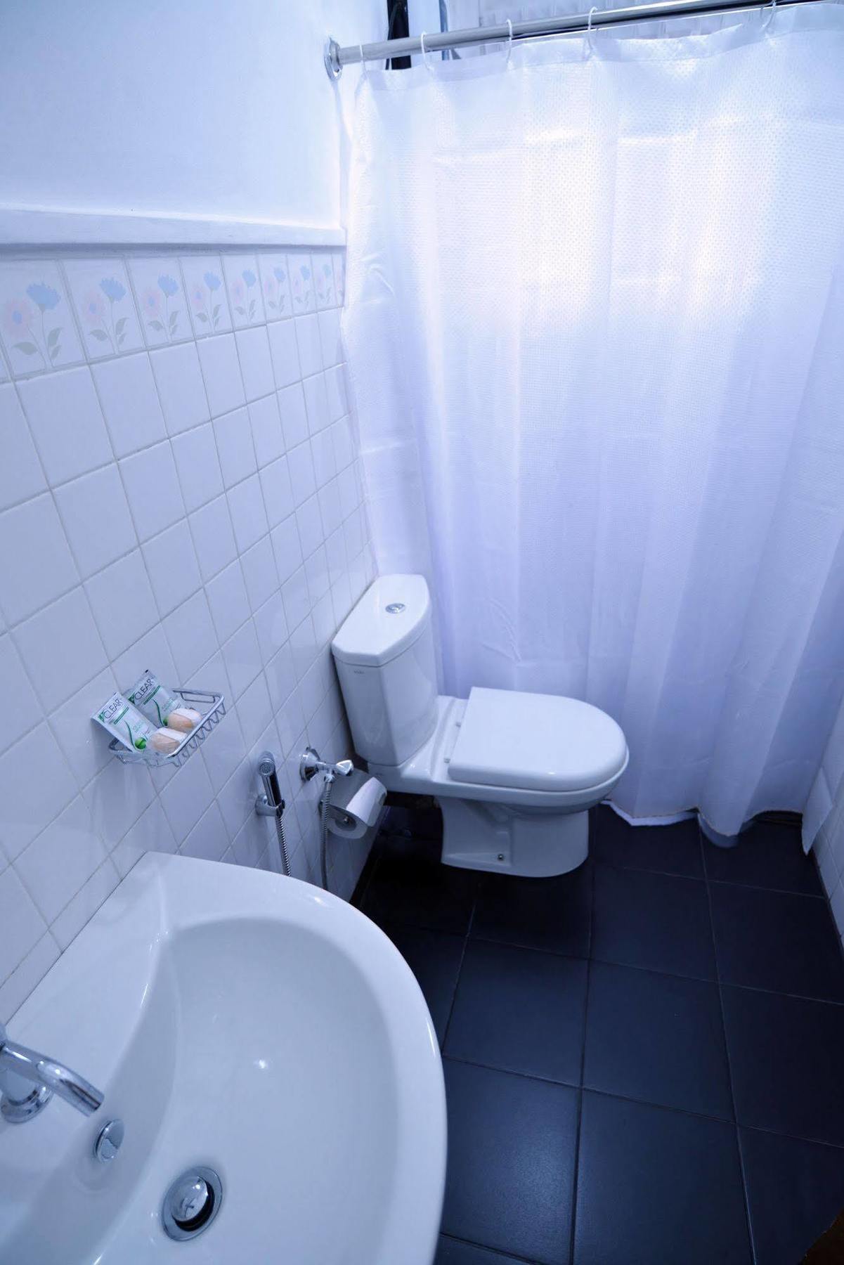 Guest house Pearl House 2*