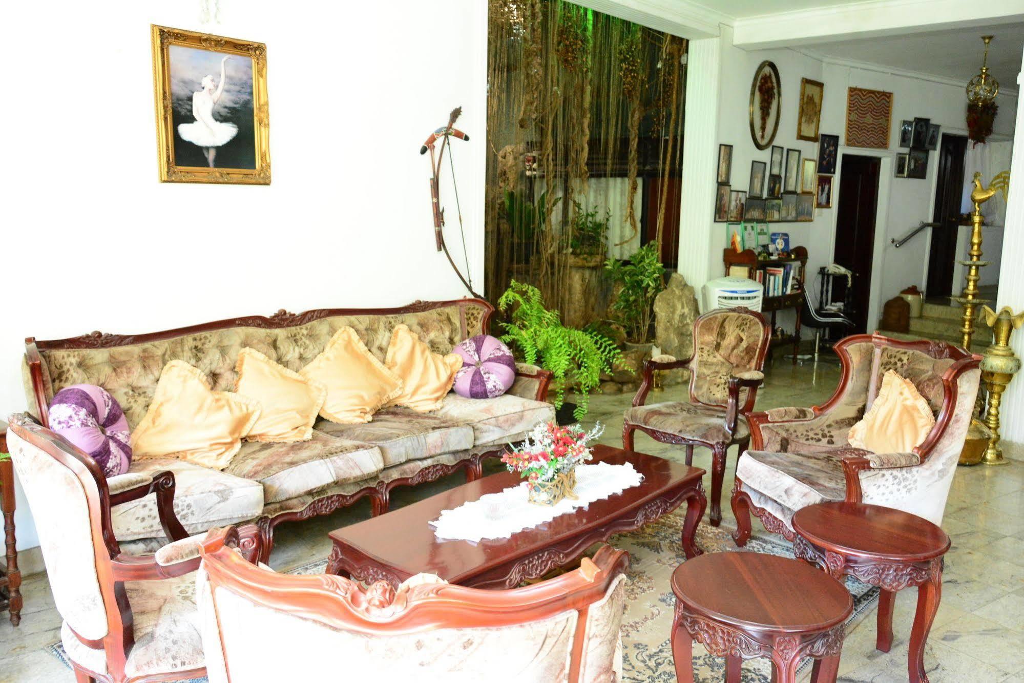 Kandy Green View Boutique