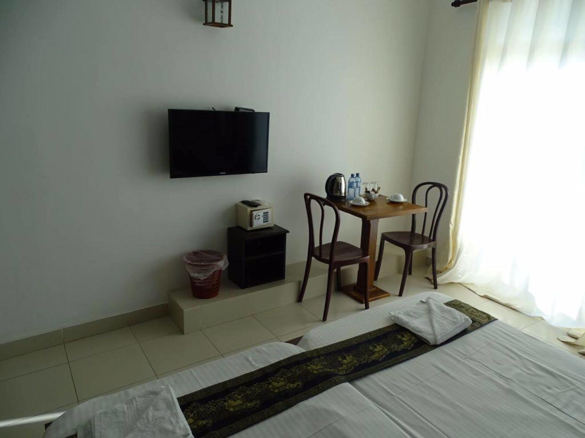 Supreme Hotel Kandy