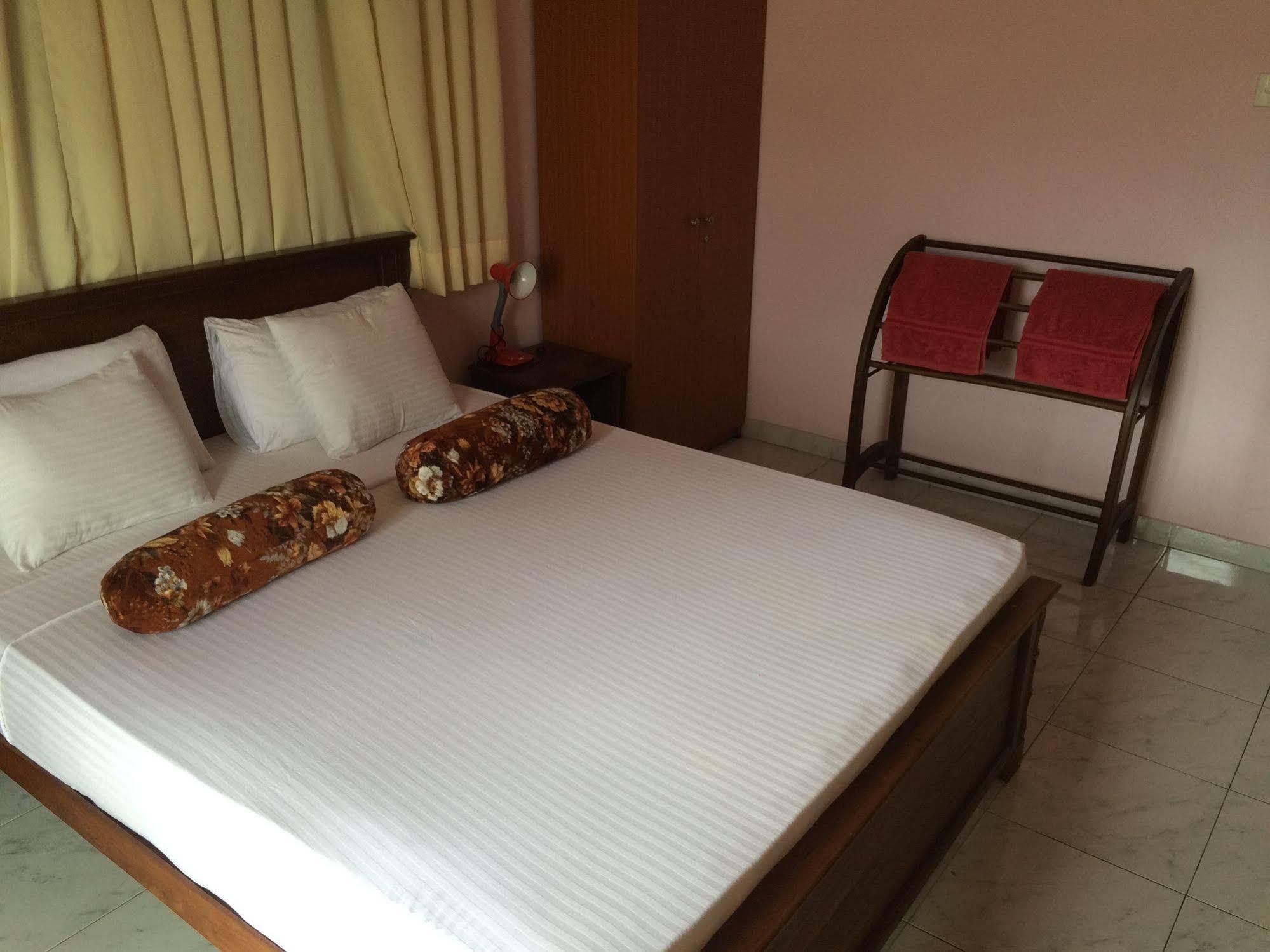 Hotel Ceyloni Residency 2*