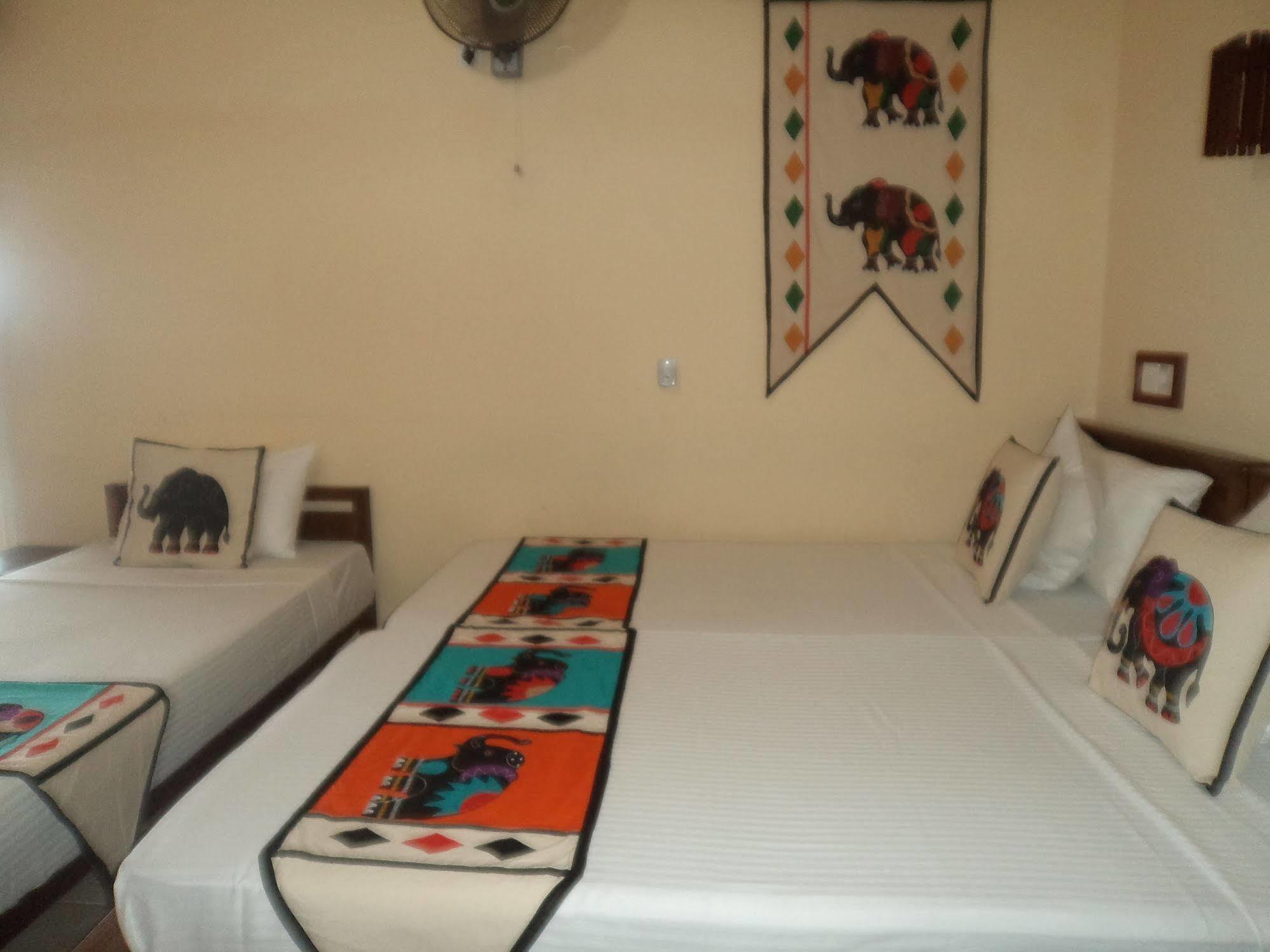 Ceyloni Residency Hotel 2*
