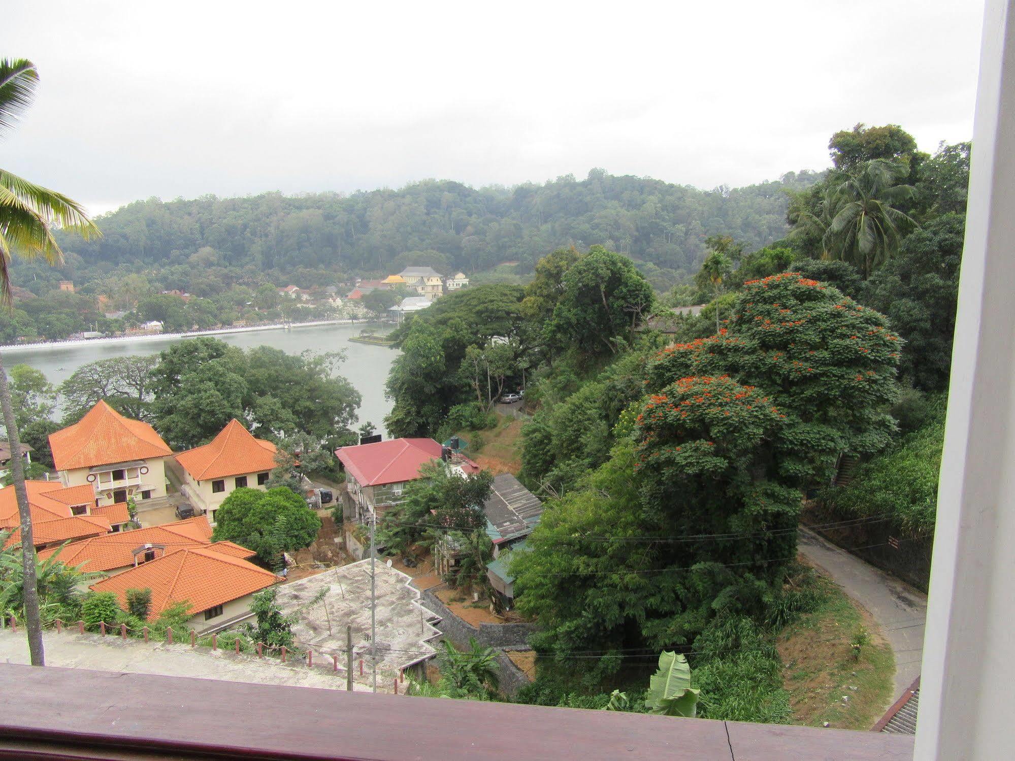 Ceyloni Residency 2* Kandy