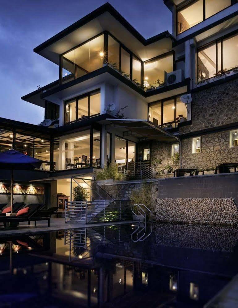 Hotel The Theva Residency Kandy