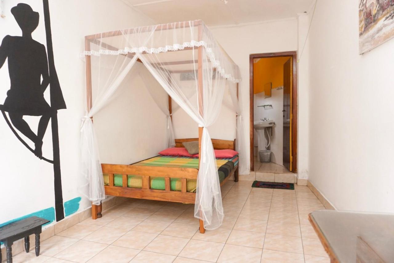 Hipsters Hideout Lounge Hostel Kandy