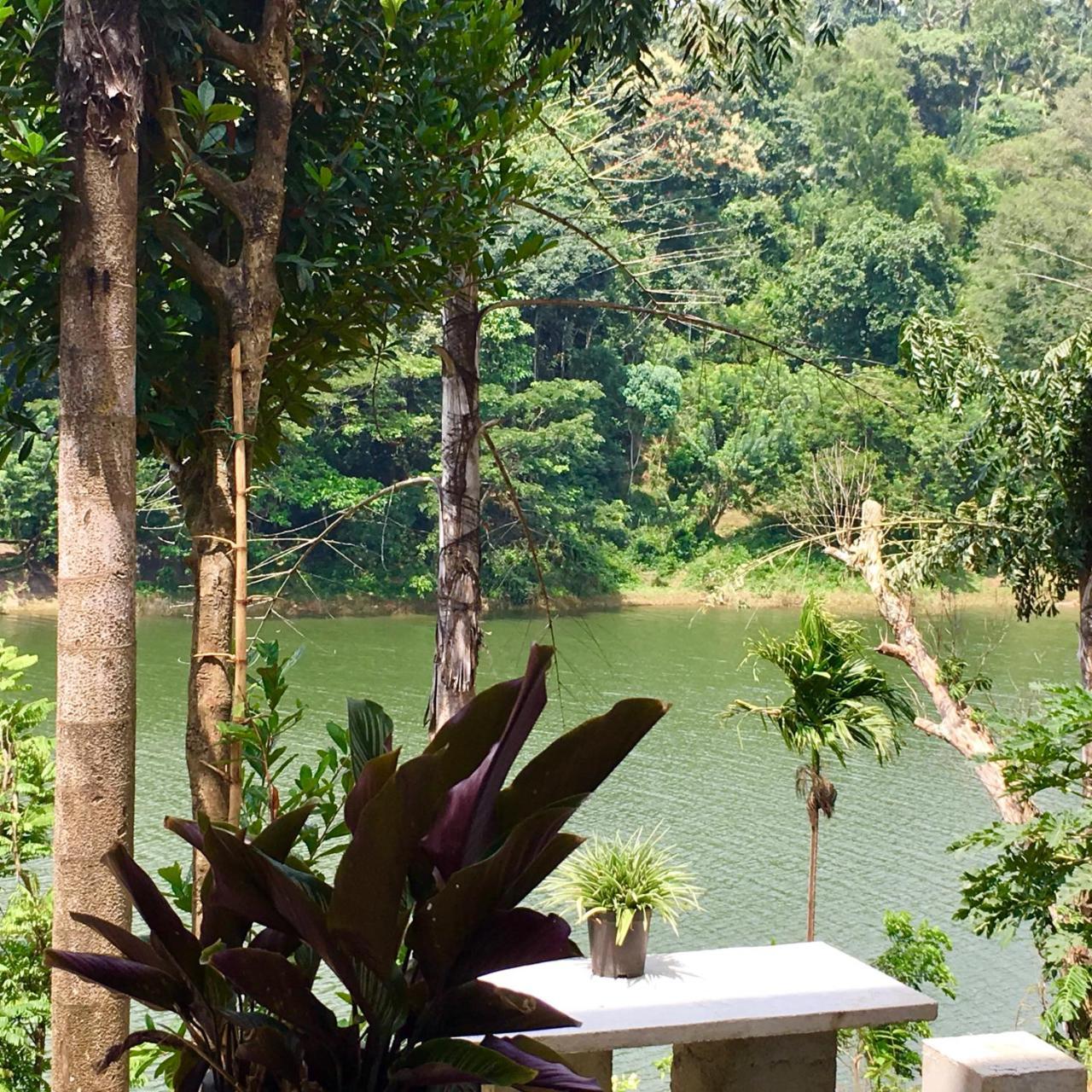 Resort Rivers Edge Nature *