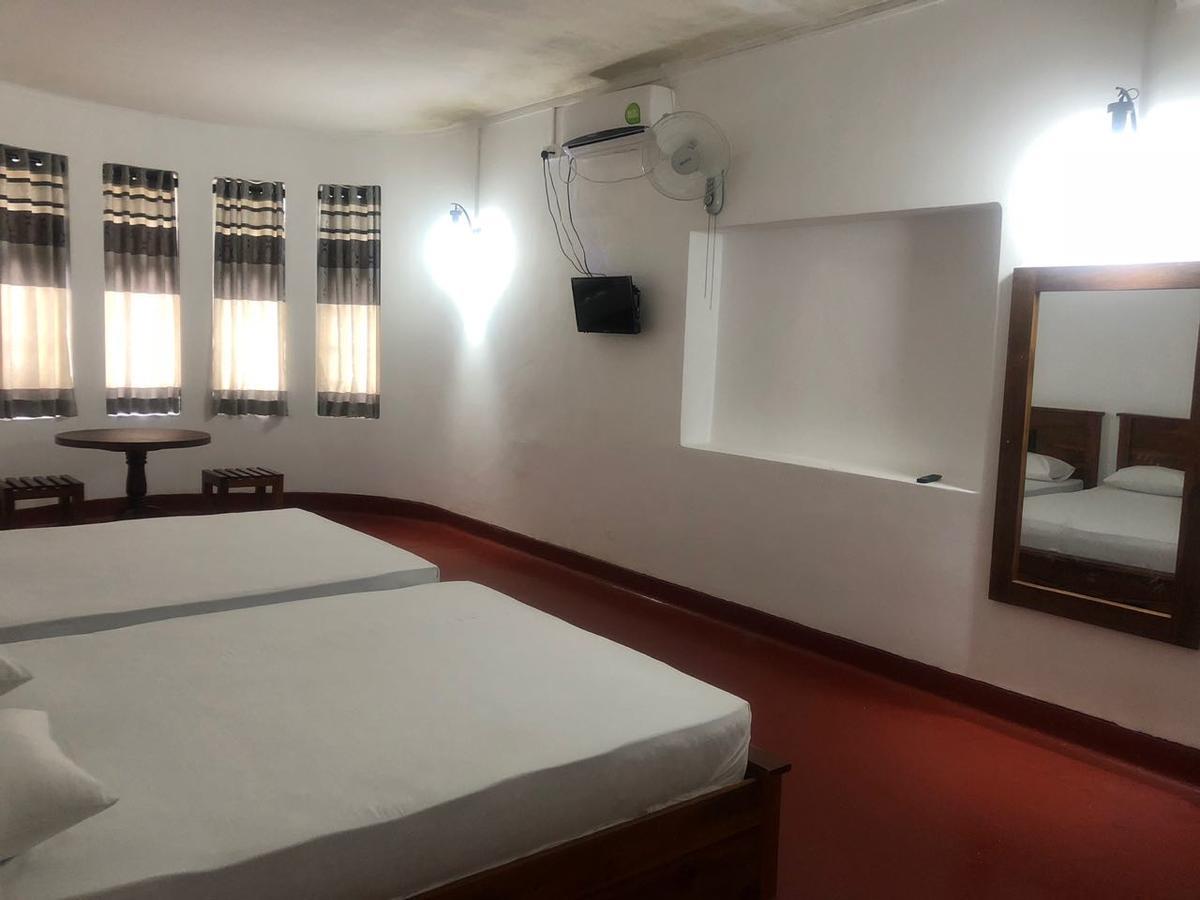 Siebel Hotel *