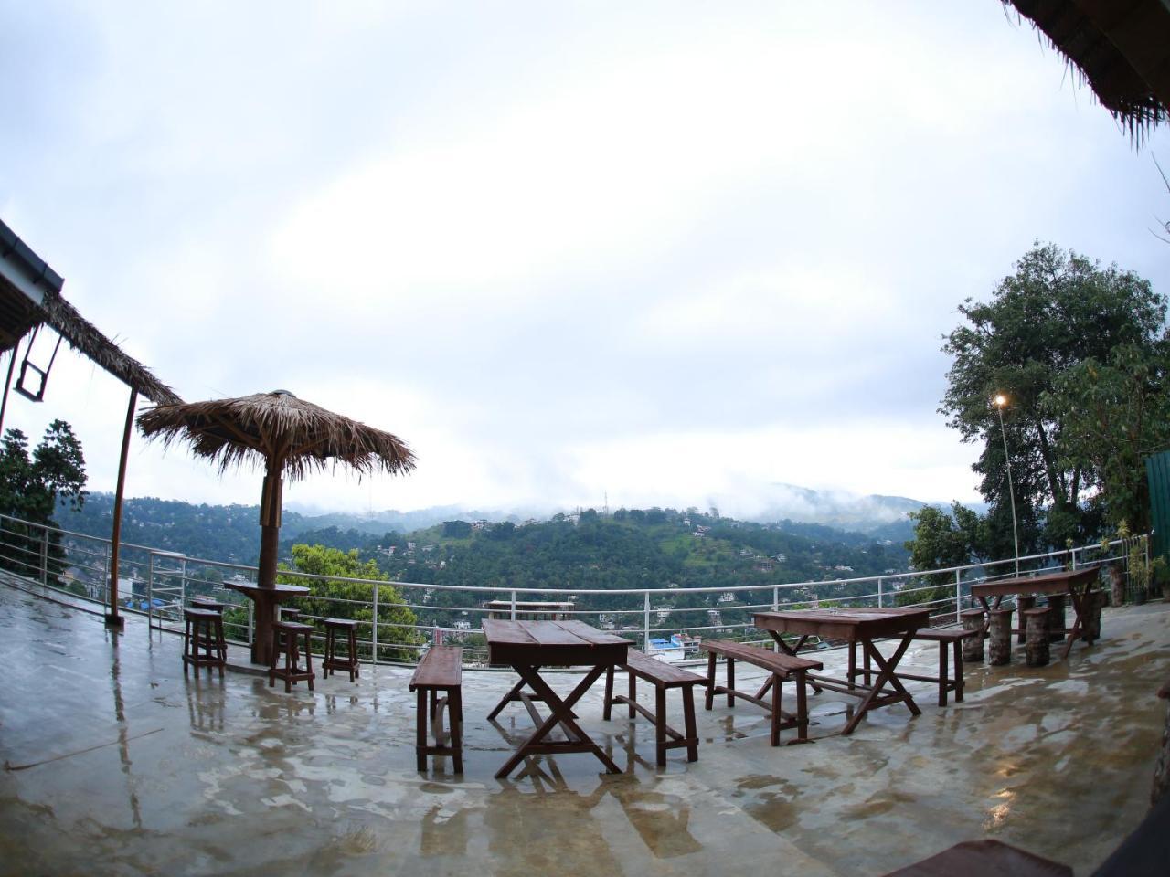Deck On The Hills Hostel *