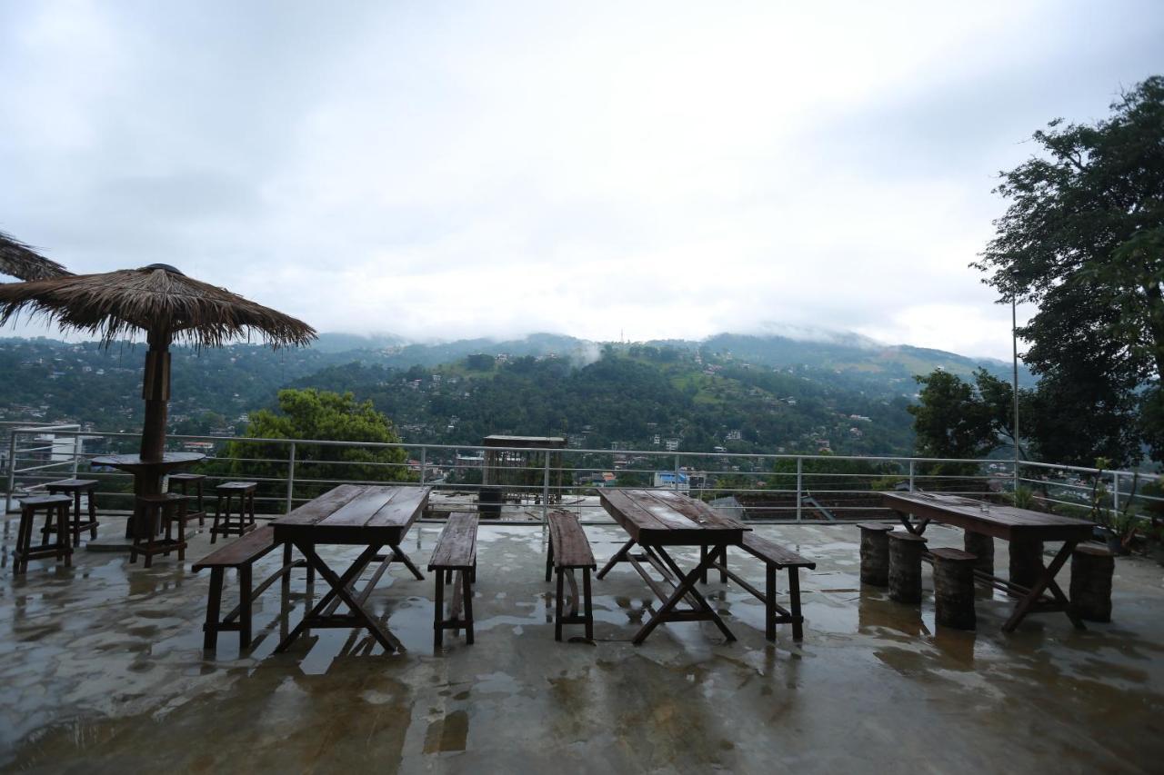 Deck On The Hills *