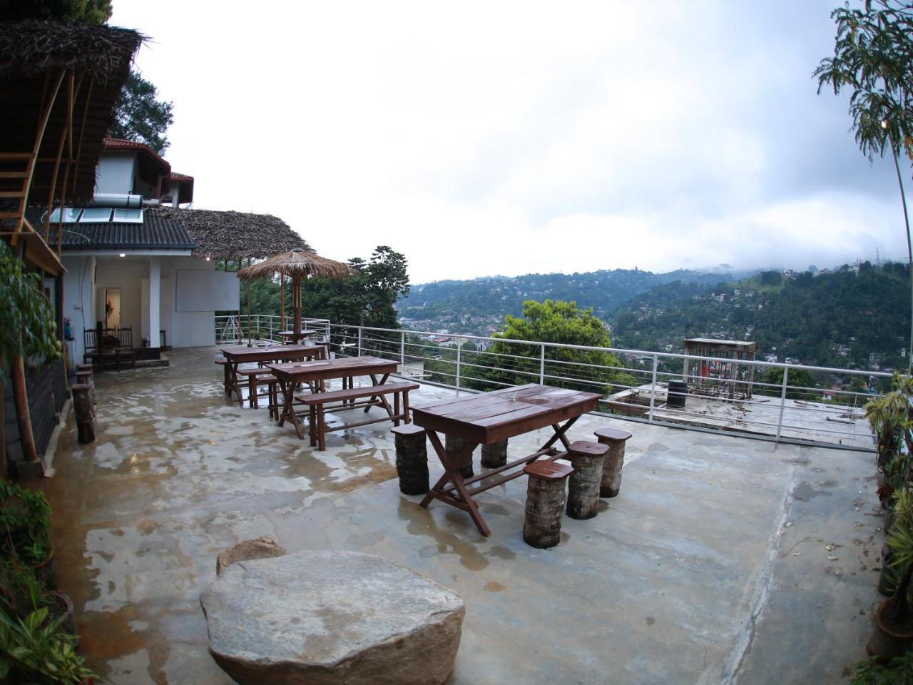 Deck On The Hills