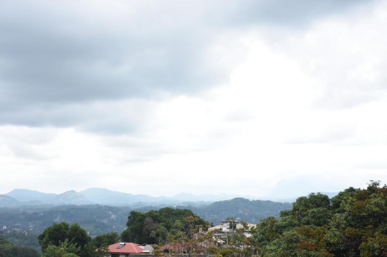 Hotel Kandyan Hills By Unique Kandy