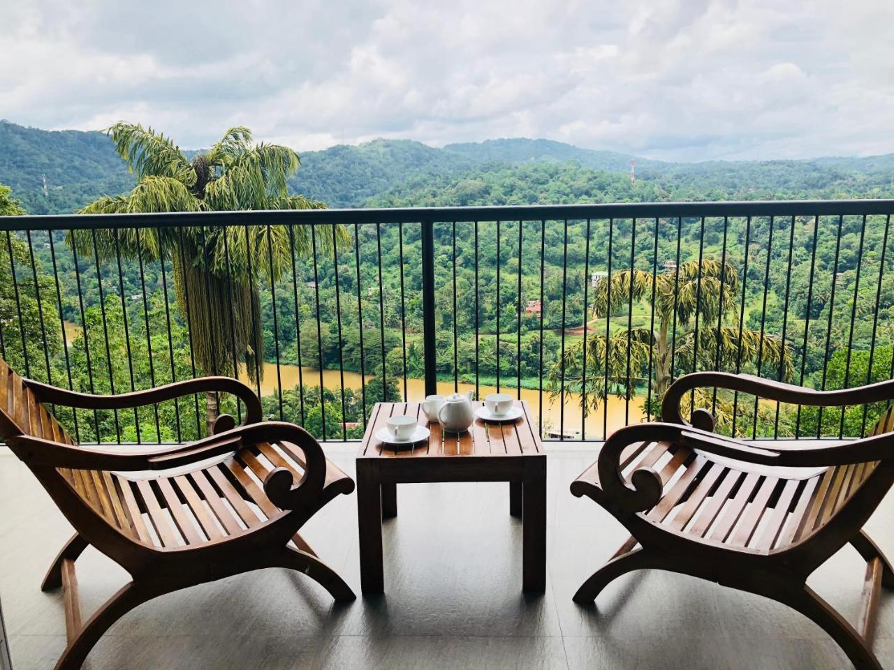 Emerald Hill Hotel Kandy