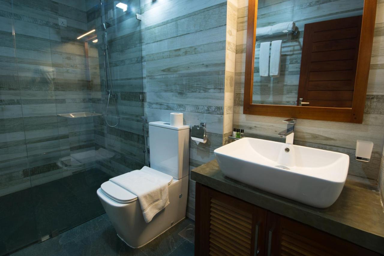 Ceyloni Hotel