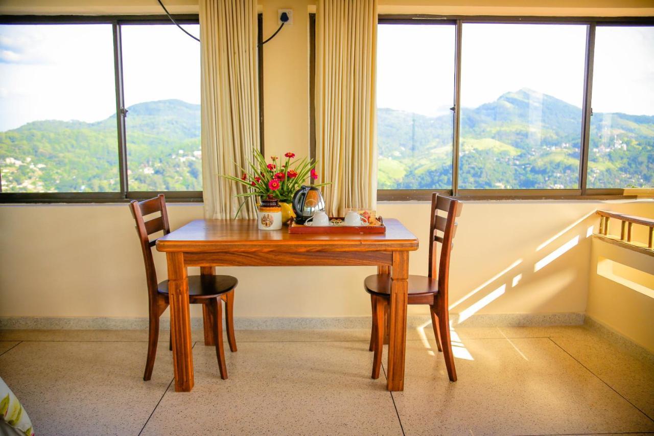 Homestay The Views - 360 Mountain View
